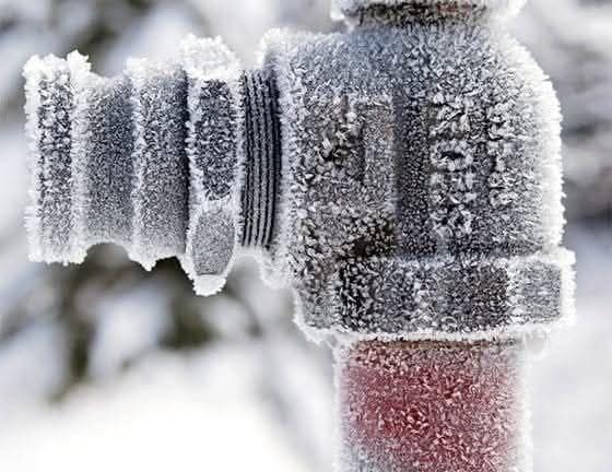 Compania de Apă Olt avertizează clienții să-și protejeze instalațiile de apă pe timp de iarnă
